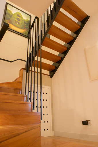 Room 5, w Inviting 3BR w Balcony in Hip Miraflores, Lima
