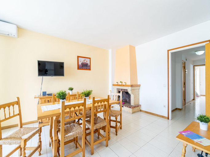 4, Apartment in Empuriabrava with Lake Views, Girona
