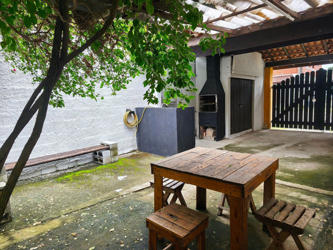 Outdoor dining, House With 2 BRs and Barbecue in Ubatuba Jao0368, Ubatuba