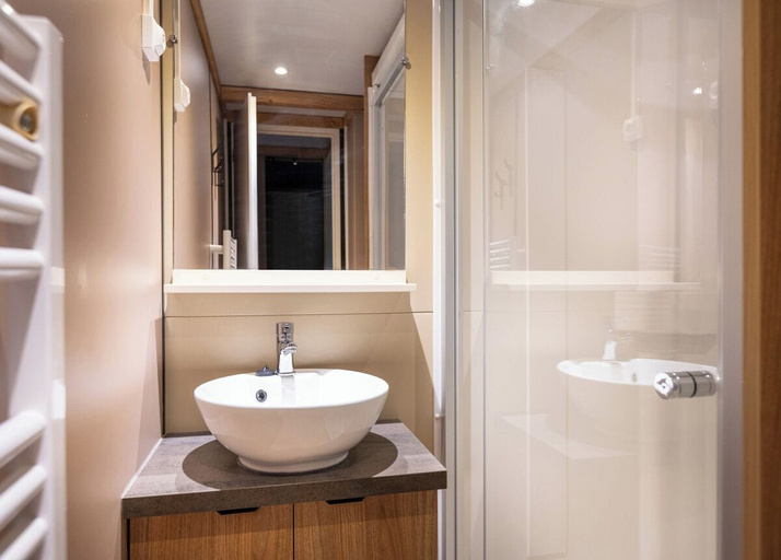 Bathroom, Huttopia Wattwiller, Haut-Rhin