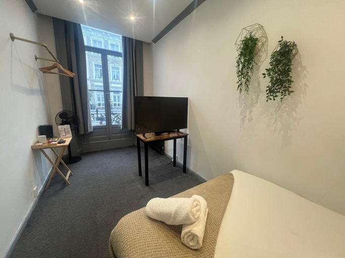 Bedroom 3, Amsterdam Hotel, London