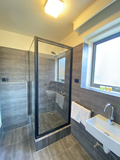Bathroom 3, City Edge Serviced Apartments East Melbourne, Melbourne