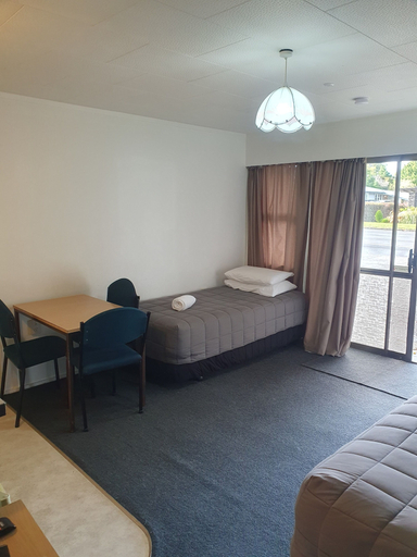 Bedroom 4, Ohakune Court Motel, Ruapehu
