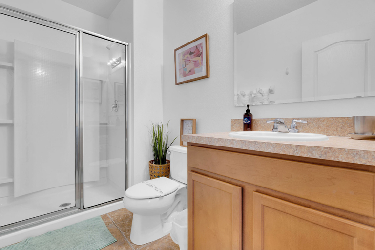 Bathroom 4, A-POP of Sunshine, Polk