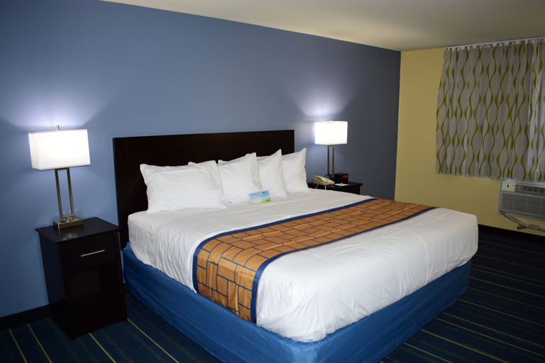 Bedroom 3, Days Inn by Wyndham Augusta, Kennebec
