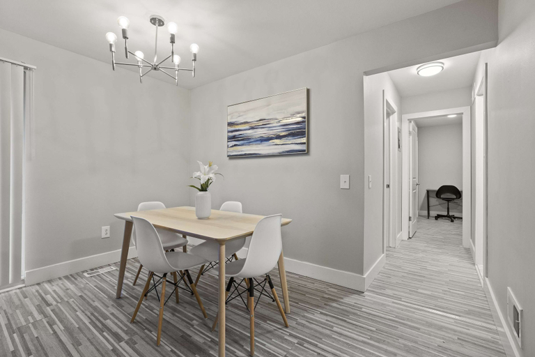 Room 2, 2BR 1BA Apartment With Great Amenities