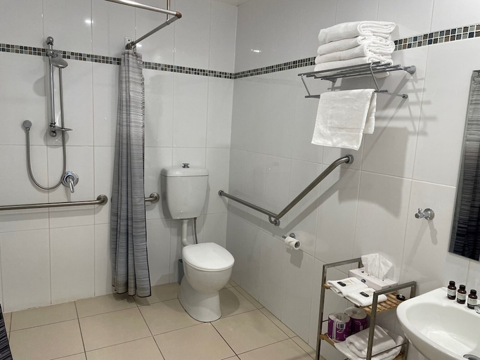 Bathroom 3, Millthorpe Motel, Blayney