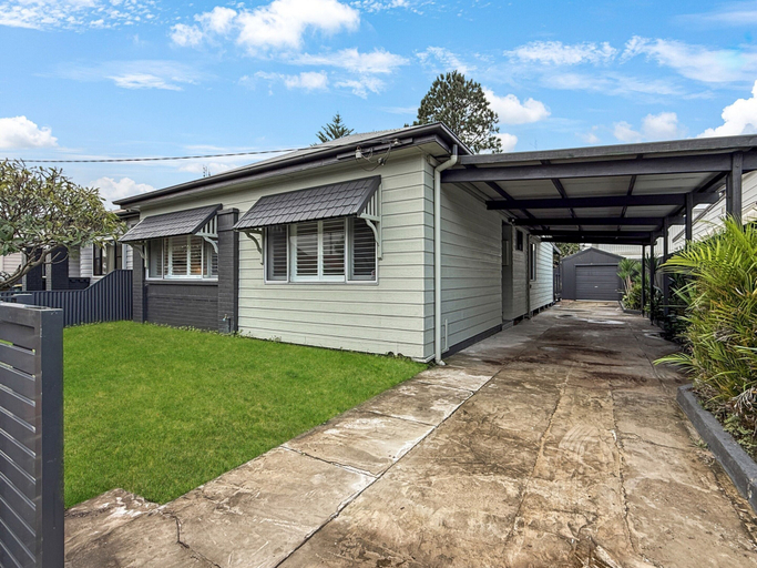 Exterior 3, Spacious 3-bedroom Home With Private Pool & BBQ, Newcastle - Inner City