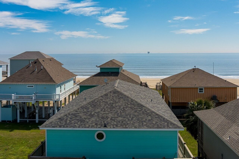 Beach 2, Sunrise 4 Bedroom Home, Galveston