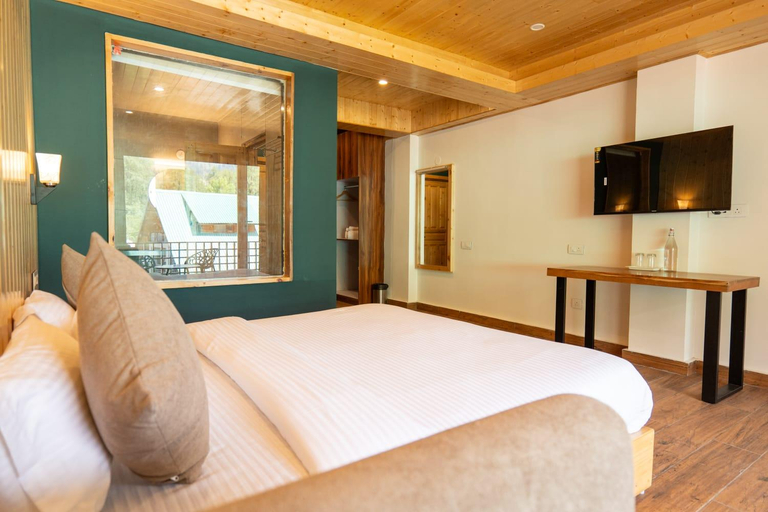 2, Hotel Patalsu, Kullu