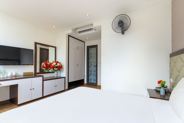 Others 3, Yolowa Hotel, Cầu Giấy