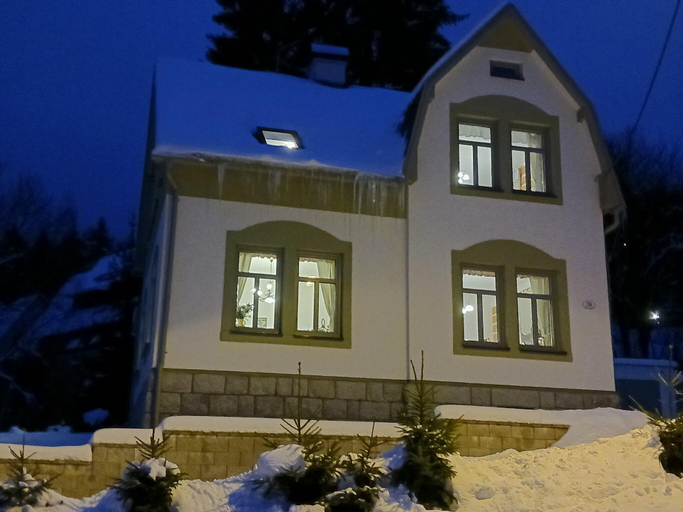 5, Villa in Jablonec with Sauna Hot Tub, Jablonec nad Nisou