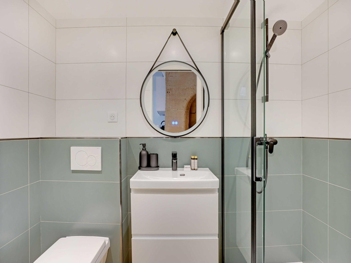 Bathroom 3, Magnificent apartment with 2 living rooms - 1BD6P - Notre-Dame Paris, Paris