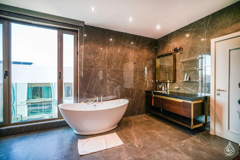 Bathroom, Al-Burhan Centre Hotel, Adhamiya