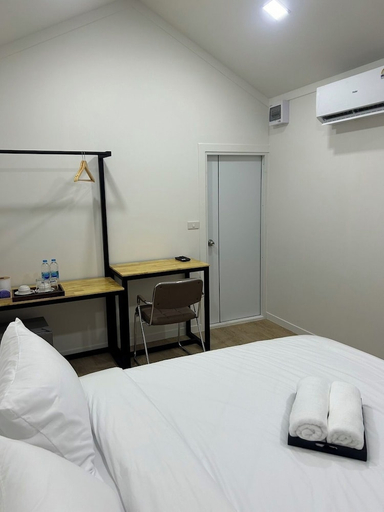 Bedroom 2, Days Inn, Nong Yai