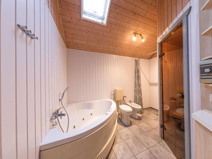 Bathroom 4, exklusives skandinavisches Ferienhaus, Mecklenburgische Seenplatte