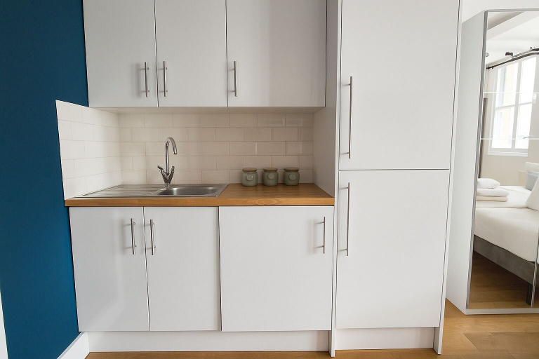 Private kitchen 2, Modern Studio Flat in Hammersmith, London