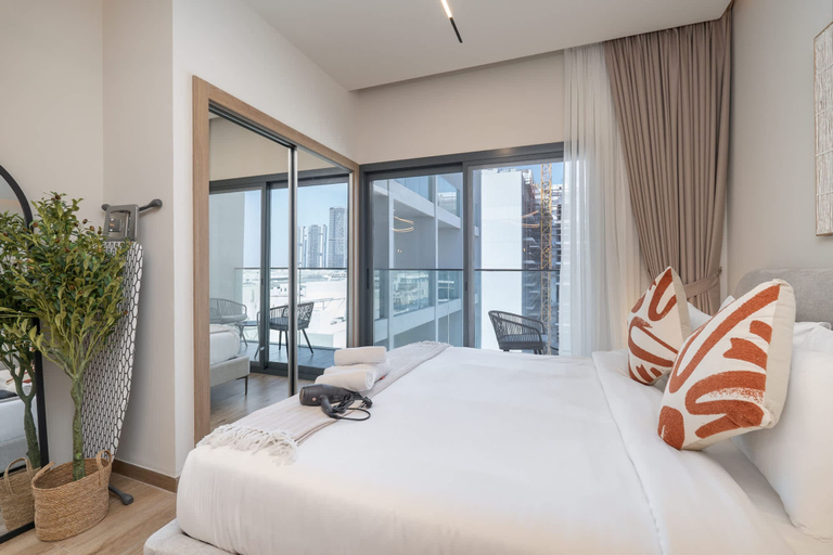 Room 3, Peaceful Studio Flat That Sleeps 2 in Jumeirah Village Circle, Dubai