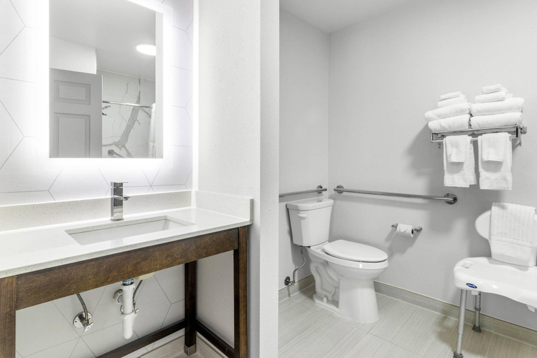 Bathroom 4, Comfort Suites Mount Vernon, Jefferson