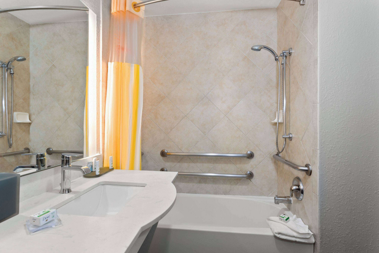 Bathroom 4, La Quinta Inn & Suites by Wyndham Ft. Pierce, Saint Lucie