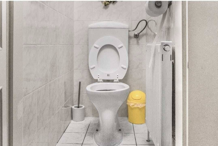 Bathroom 4, 2BR Apt Next to Vienna Vibrant Center, Wien