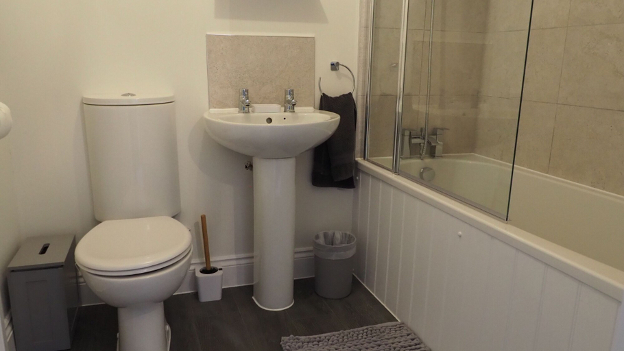 Bathroom 5, Hideaway Cottage, Suffolk