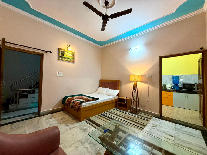 Bedroom 2, Madhuraj Villa, Varanasi