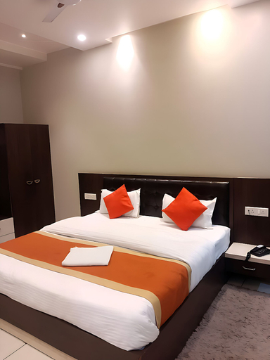 Room 3, Hotel Mukesh Palace, Kaushambi