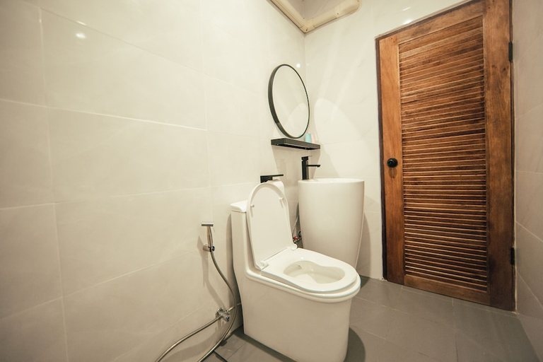 Bathroom 4, Sylvis Hostel Chiangmai, Muang Chiang Mai