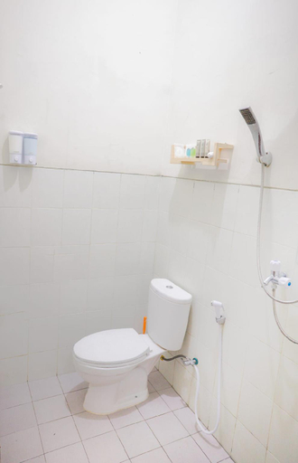 Bathroom, Villa Army Of God 1, Malang