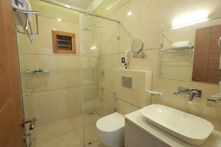 Bathroom 3, GMG Gardens Luxury Villa  Munnar, Idukki