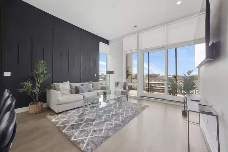 Room 3, Three Condos Full Building Rental, Cook