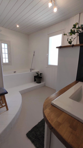 Bathroom 5, Atelier des sens 89, Yonne