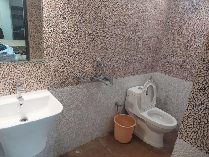 Bathroom 3, HOTEL SHREESH NEIL, South Andaman