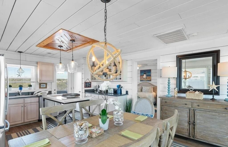 Dining 4, Magnolia Cottage - 3 Br Home, Brunswick