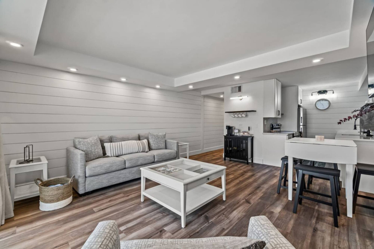 Others 4, Summit 803 - Luxury Beach Resort Condo 1-6 People, Bay