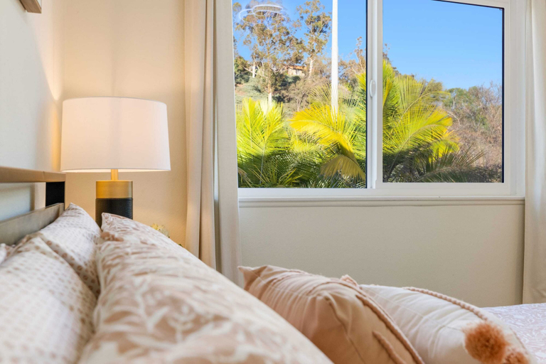 Garden view, @ Marbella Lane - Cozy Gem Near Nature Trails, Los Angeles