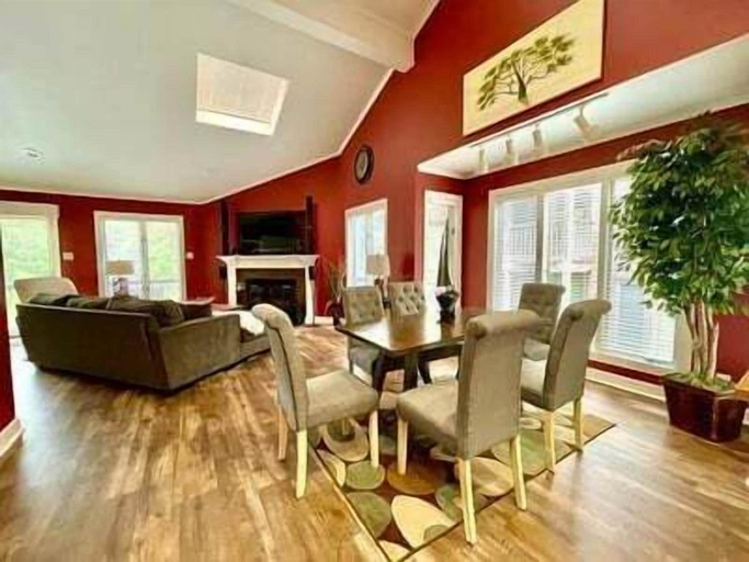 Interior 4, 80BPD, Four bedroom, two 1/2 bath log-sided condo with lake view , garage by RedAwning, Montgomery