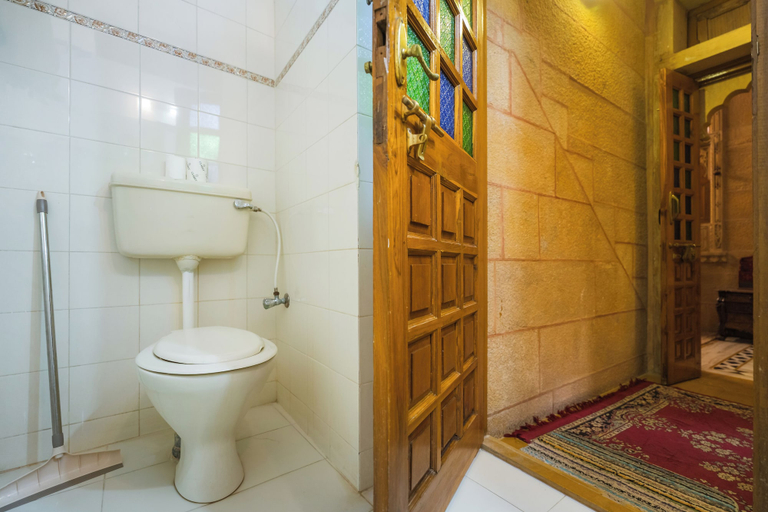 Bathroom 3, Hotel Rajmandir, Jaisalmer