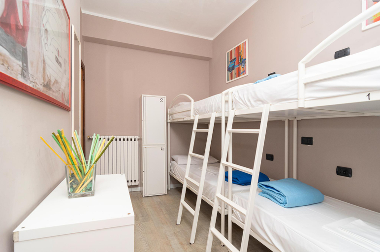 Bedroom 2, Hostel le Sirene, Napoli