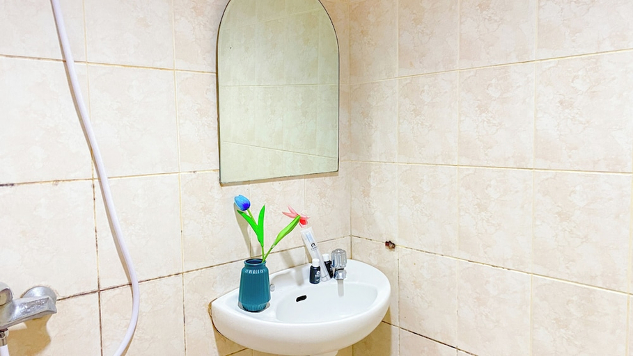 Bathroom 3, Good And Warm 1Br At Boutique Kemayoran Apartment, Central Jakarta