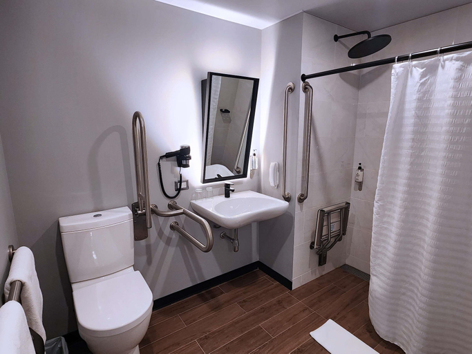 Bathroom 5, ibis Styles Lima San Isidro, Lima