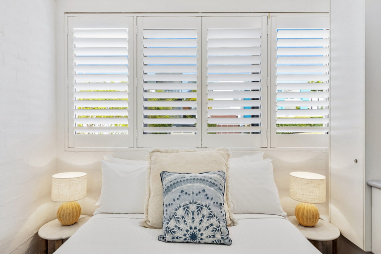 Room 5, Quaint 2-bed Beach Abode With Ocean Views, Maroochy - Mooloolaba