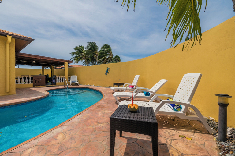 Pool 5, Casa de Reyes