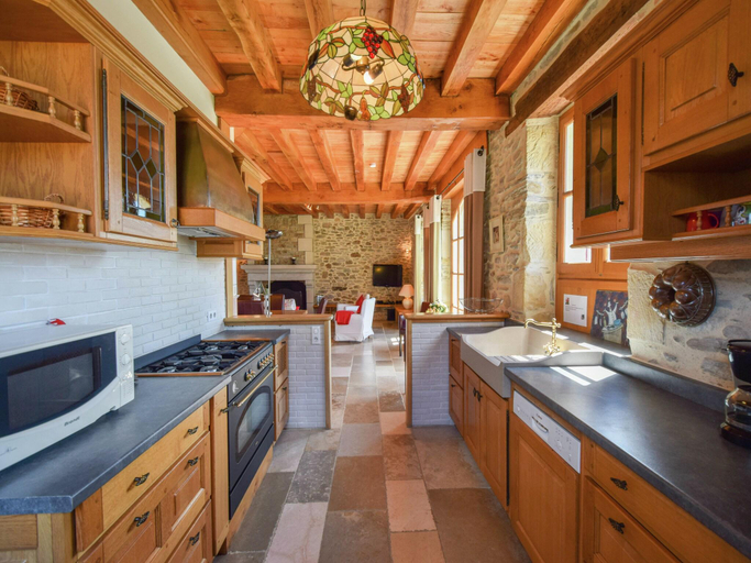 4, Elegant Villa in Saint-Medard, Dordogne
