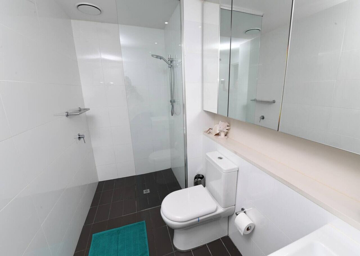 Room 4, Zen Golden Bay Harbour View Pool Balcony, Darwin