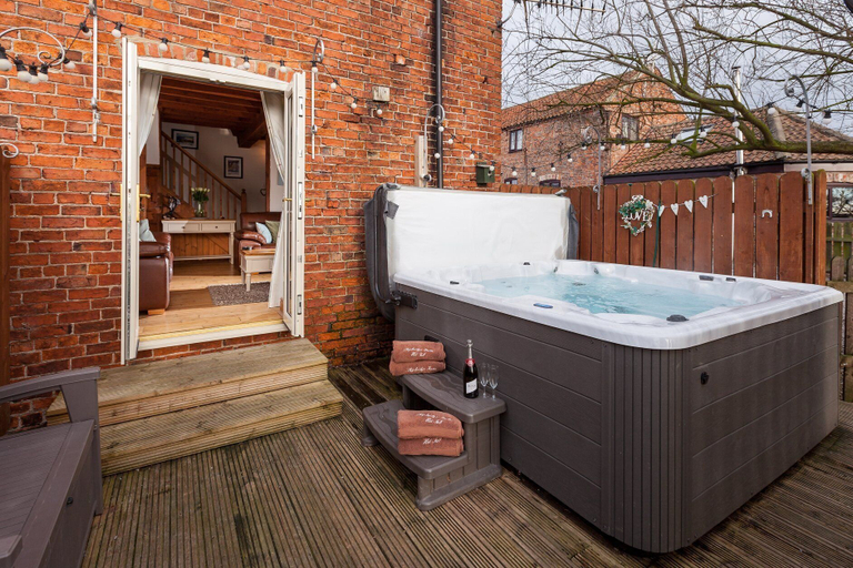 Bathroom 3, Skipbridge Farm Cottages, North Yorkshire