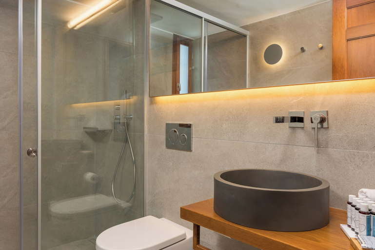 Bathroom 2, Azatis Luxury Villa, Crete