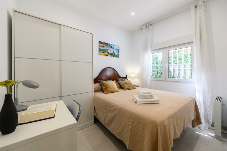 Room 2, M Sfu71 Acogedor Piso con Terraza y Espacios par, Madrid