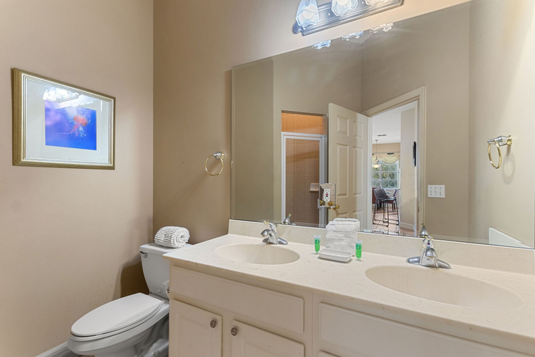 Bathroom 4, 6 Bed, 2 Suites, Pool, Spa, Games Room #800 6 Bedroom Villa, Polk